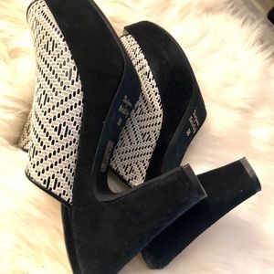 💯🇮🇹STUNNING PAIR OF SLIP ON PLATFORM HEEL 👡 Made in Italy 🇮🇹